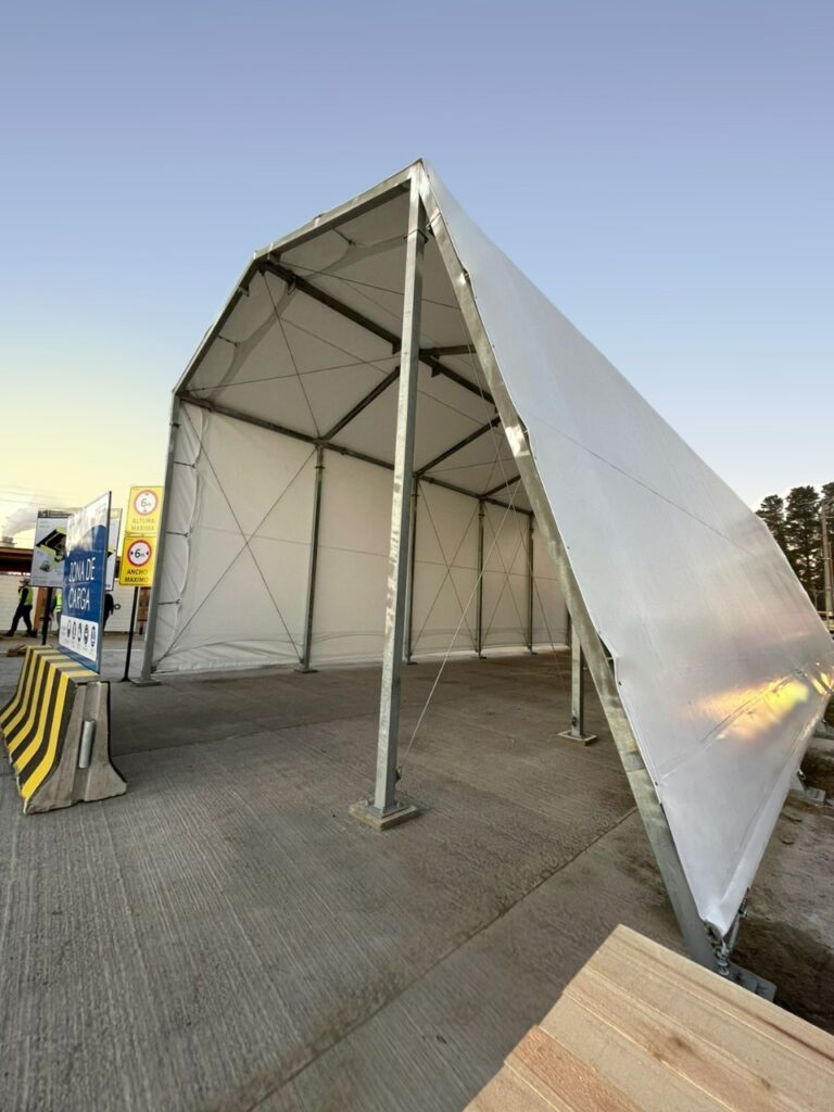 Carpa armado camiones Complejo Cholguan (3)