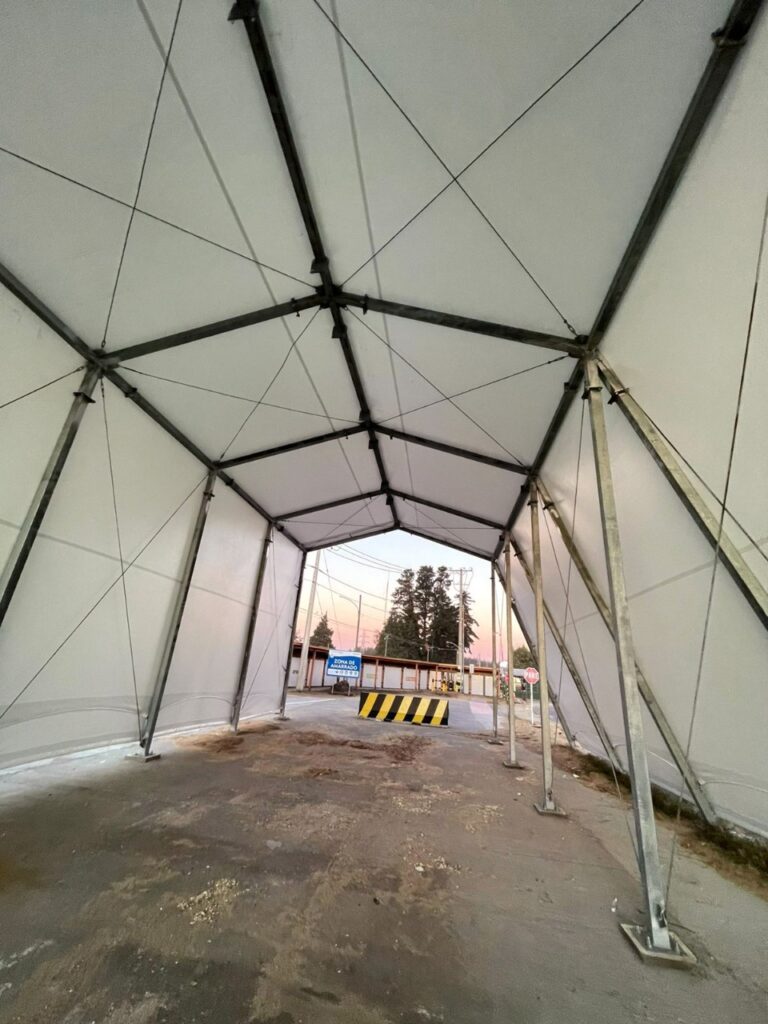 Carpa armado camiones Complejo Cholguan (4)