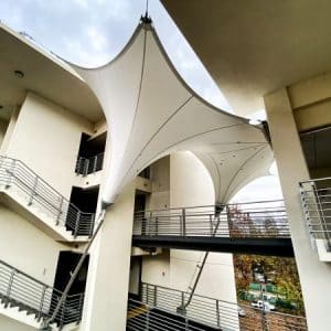 Tensoestructura de conos en Universidad Autónoma de Chile sede Talca