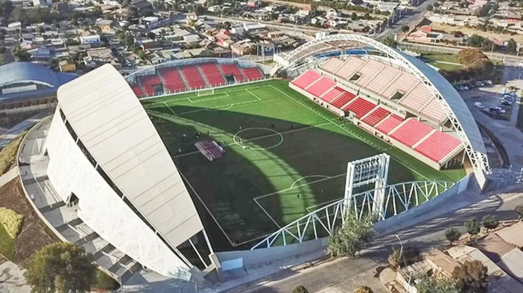 fachadas-textiles-arquitectonicas- estadio la calera